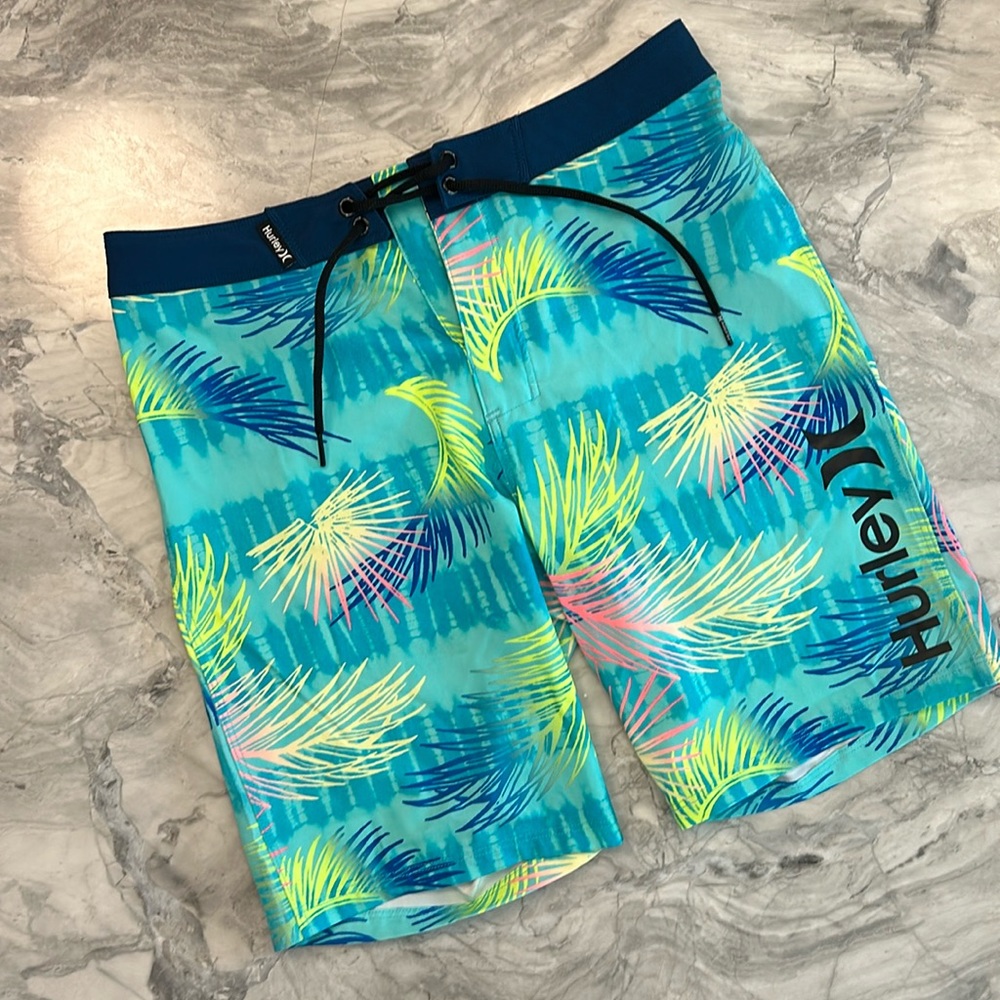 Like New: Hurley board shorts